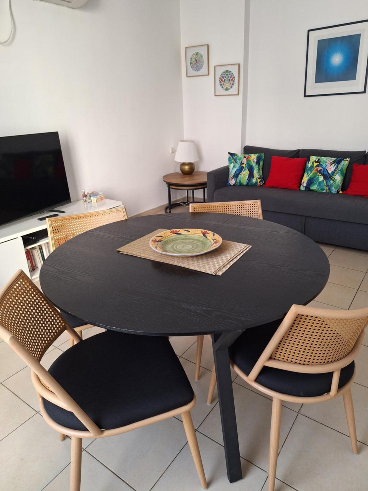 Amazing Apartment For 3 Guests Steps From The Beach Netanja Exterior foto
